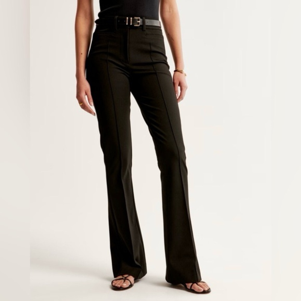 Abercrombie high-rise clean boot trousers
27s